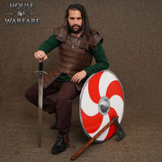 Escudo medieval de guerrero vikingo, rojo-blanco