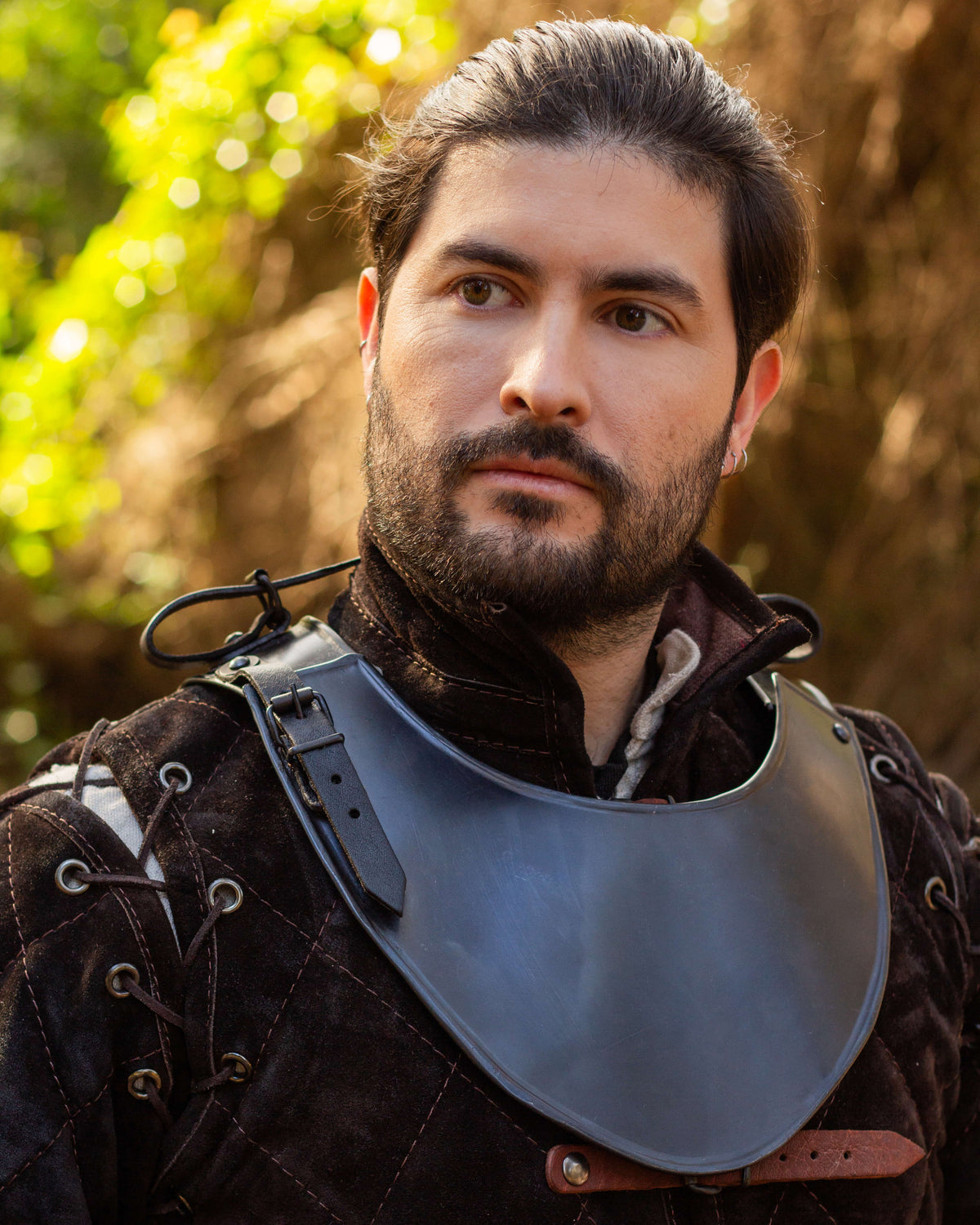 Gorjal medieval modelo Gustav, acero ennegrecido