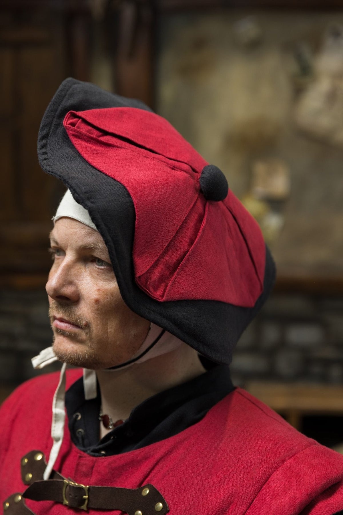 Parlota medieval Tipo C Warhammer Armoury Imperial, negro-rojo