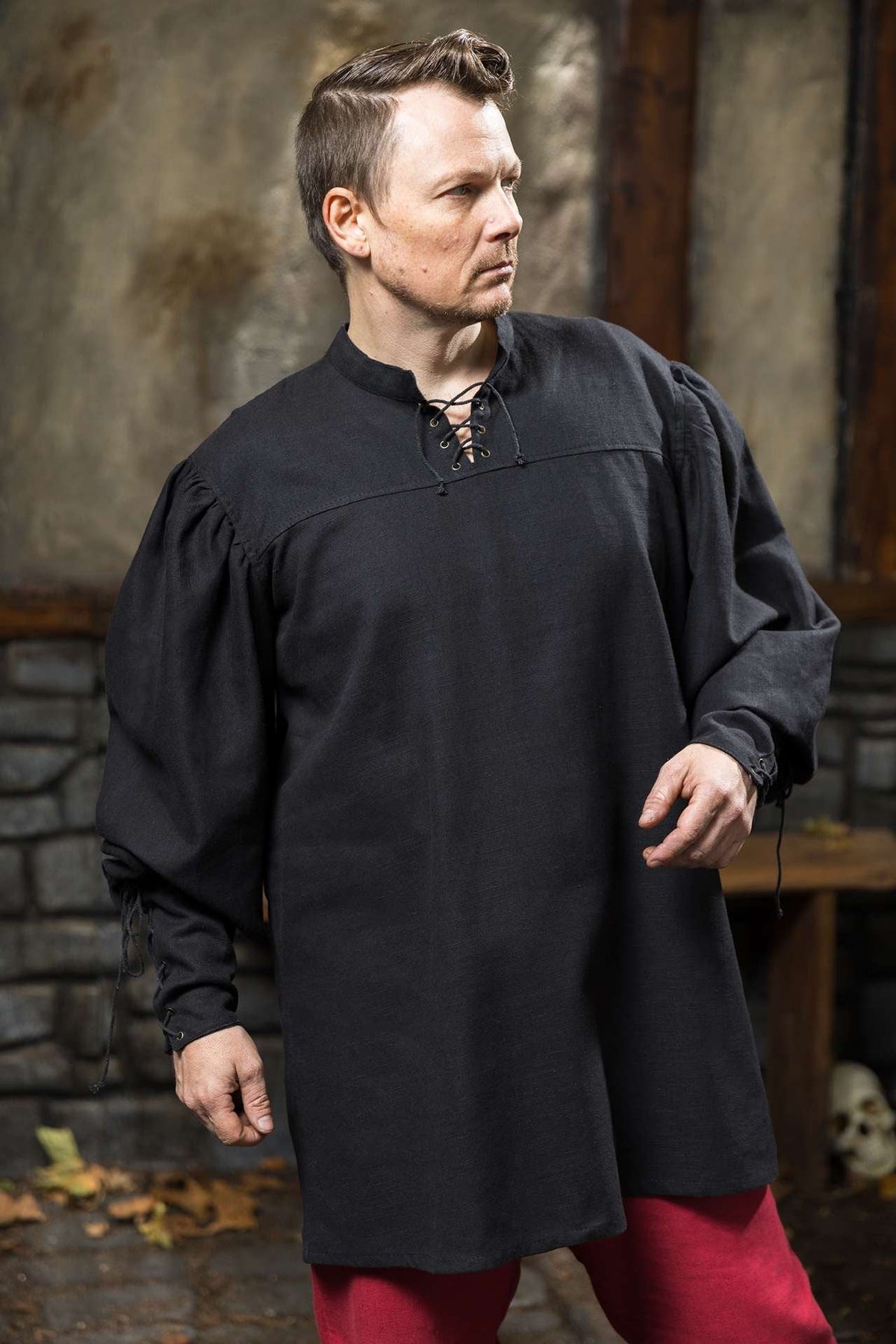 Camisa medieval tipo B en negro Warhammer Armoury Imperial