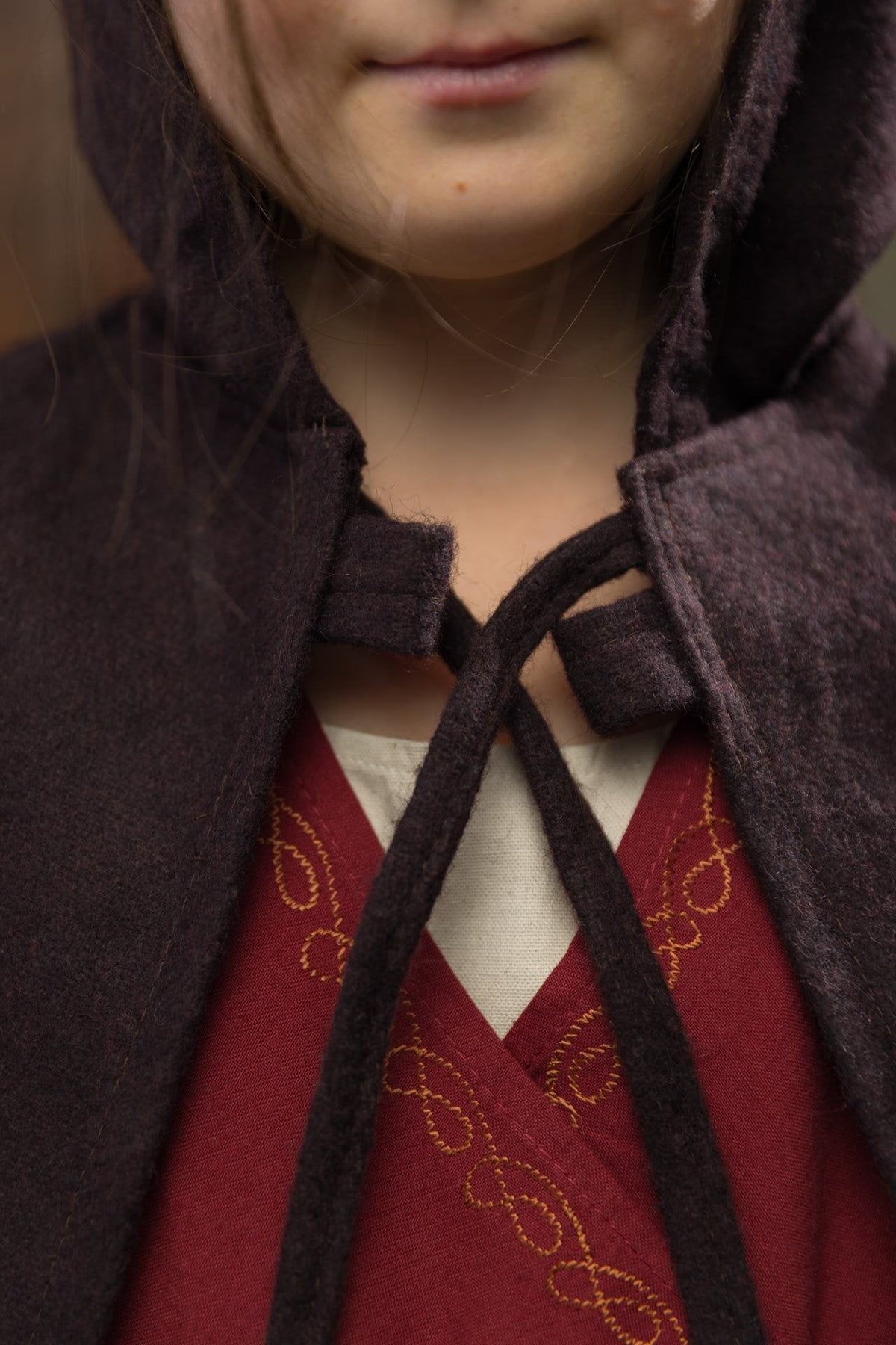 Capa medieval en lana para niños modelo Leanaa, color marrón