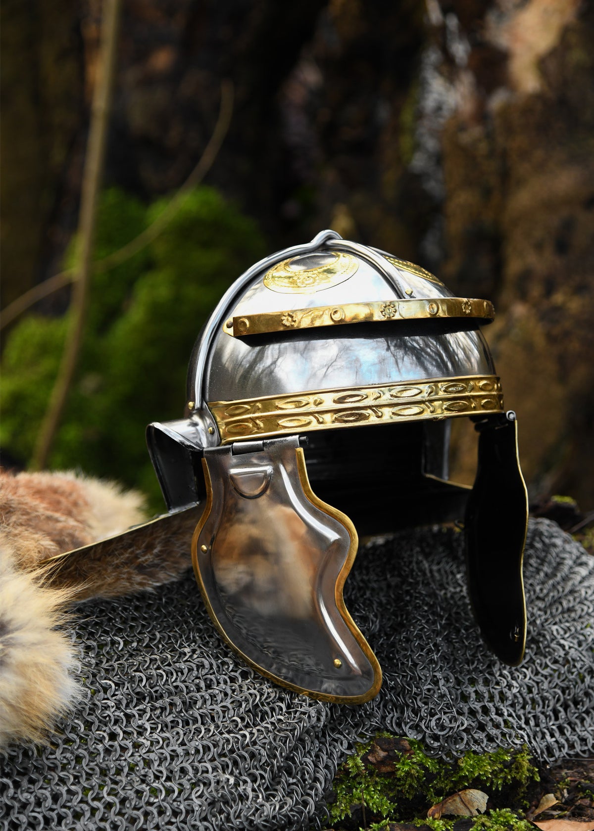 Casco Romano Imperial Itálico Hebron, acero y latón