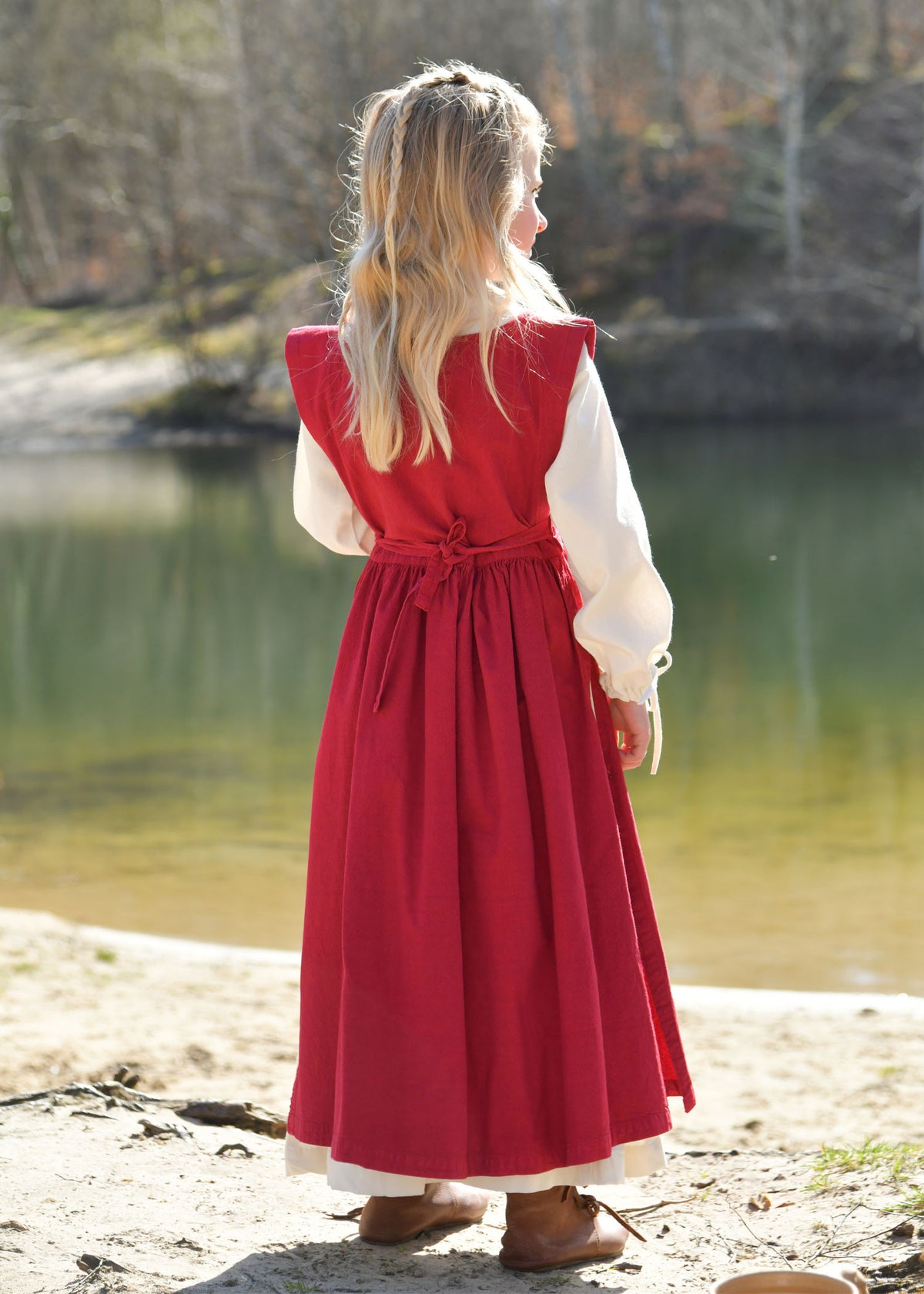 Vestido medieval para niñas modelo Lilou, color rojo