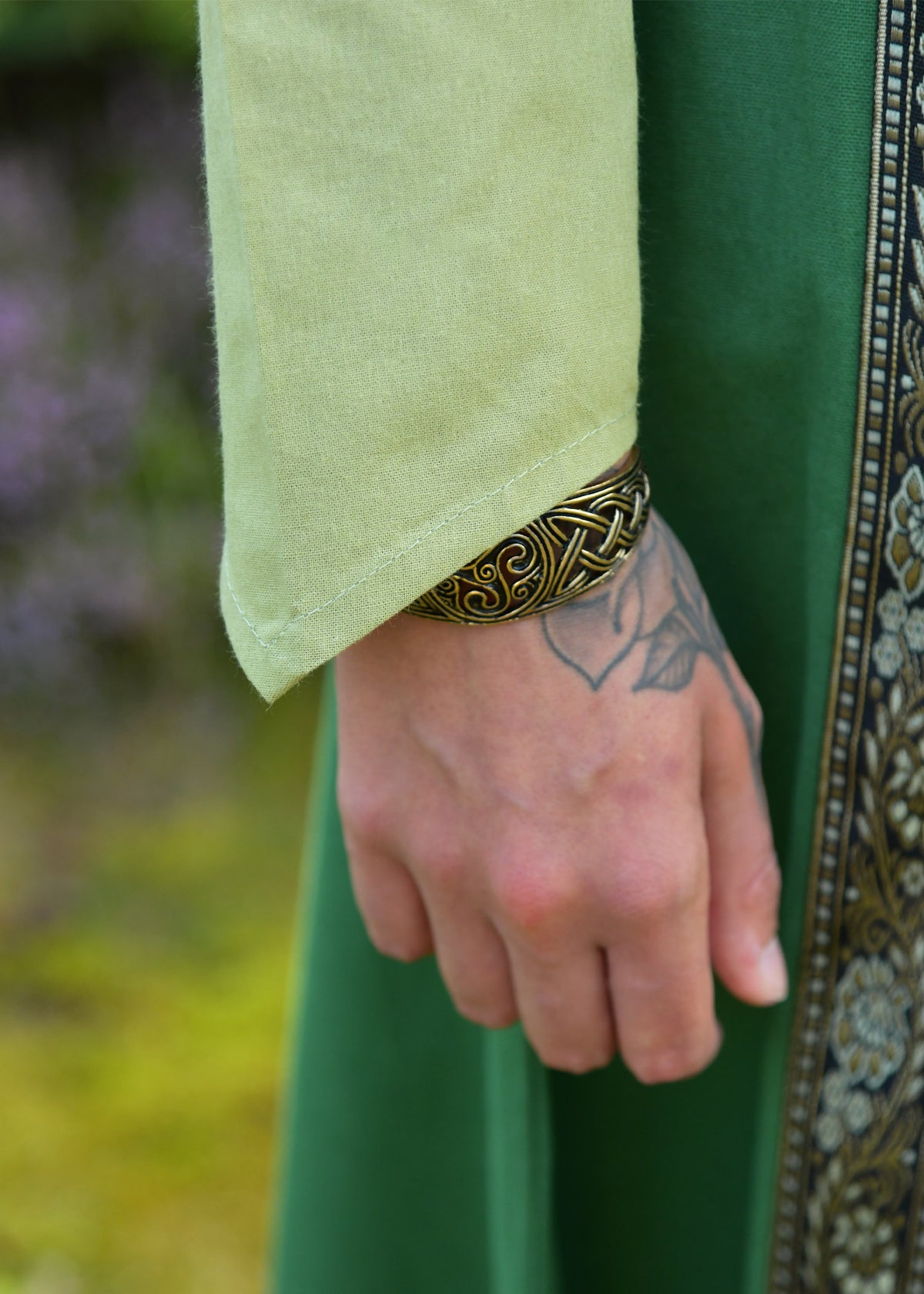 Vestido medieval modelo Eleanor, color verde