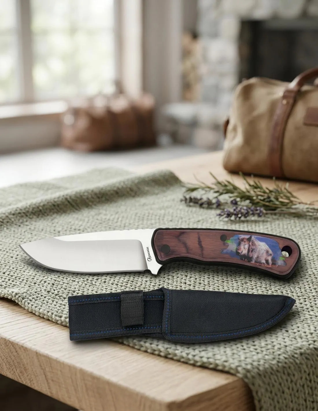 Cuchillo de caza Albainox modelo Jabalí, con funda_IA