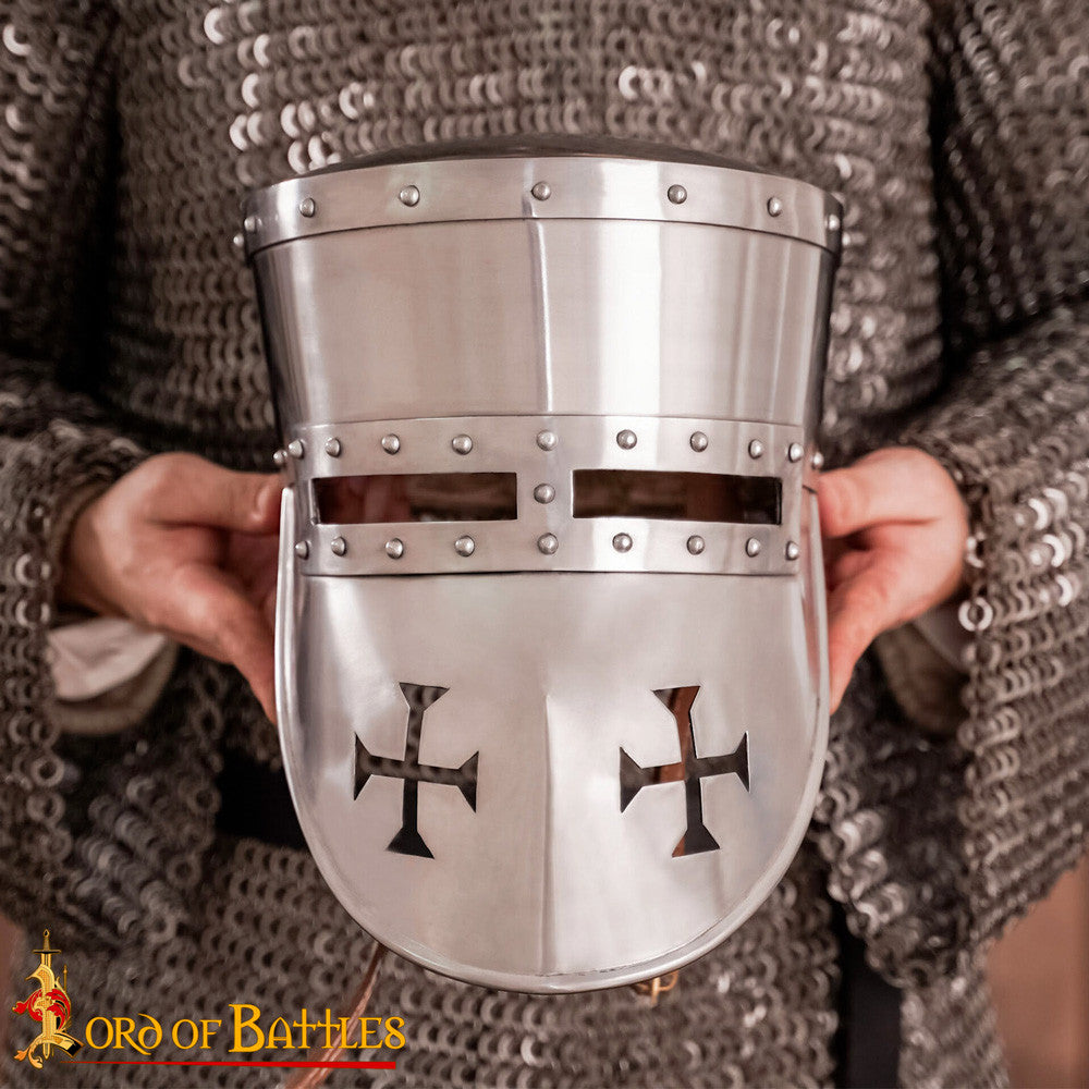 Casco caballero templario Siglo XIII, con forro acolchado